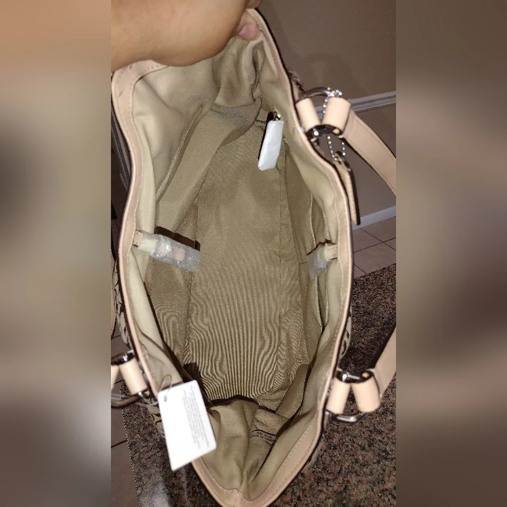 NWT COACH SIGNATURE STRIPE DEVIN SHOULDER  Tote